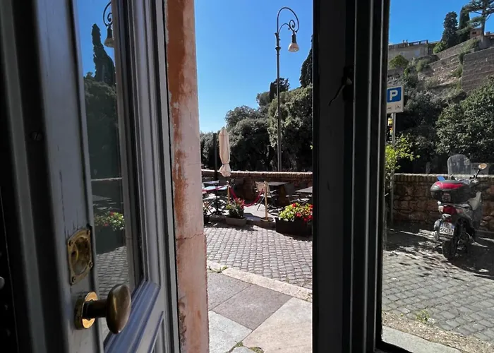 Apartment Domus Almapetra Ai Fori Imperiali Rom