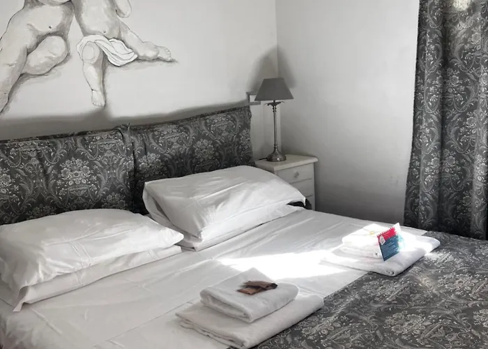 Apartment Domus Almapetra Ai Fori Imperiali Rom